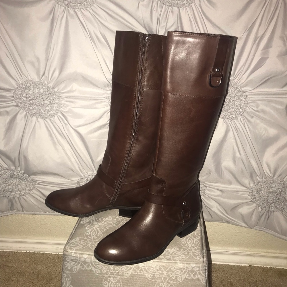 RAPLH LAUREN BOOTS BRAND NEW!!!!!! Size 6.5